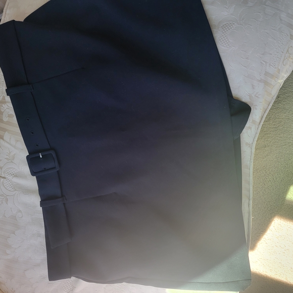 Abercrombie & Fitch Women's Shorts - Black and Cream - Picture 6 of 6